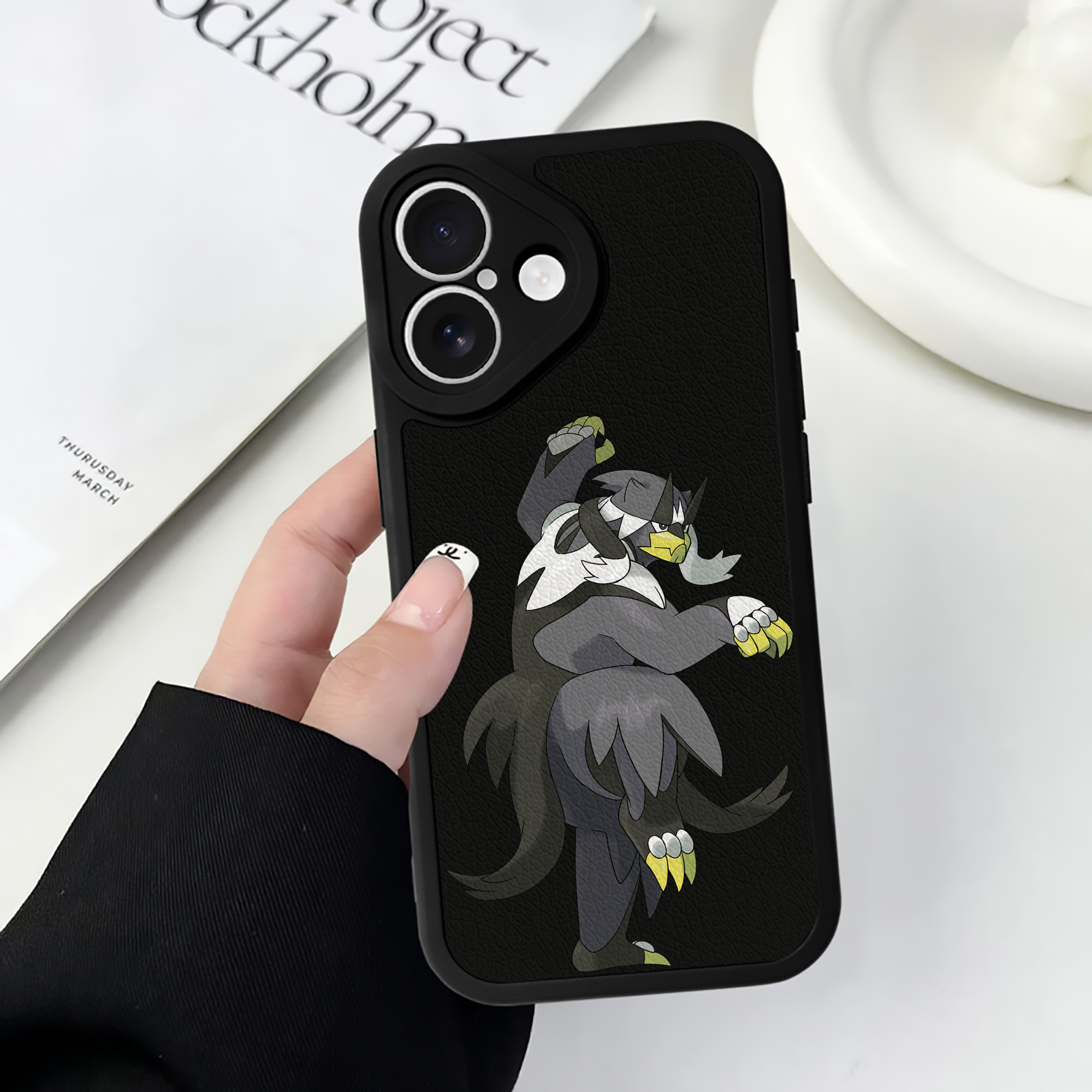 （画像用） ポケットモンスター Pokémon 【iPhone 16シリーズ対応】シリコンスマホケース（レザー調） 材質：シリコン